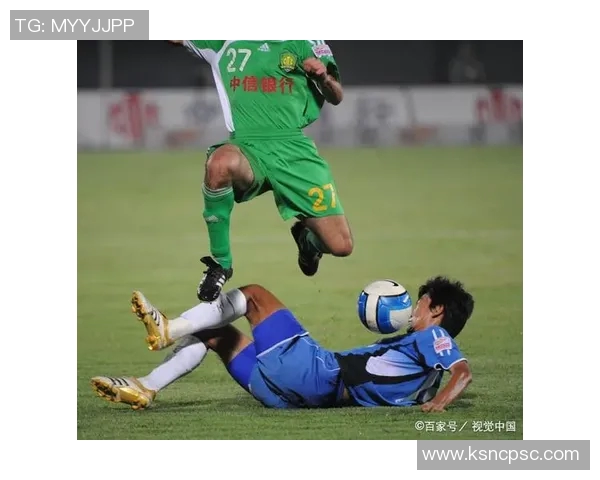 武汉足球队区域防守战术解析：深度剖析球队防线的运作与协作